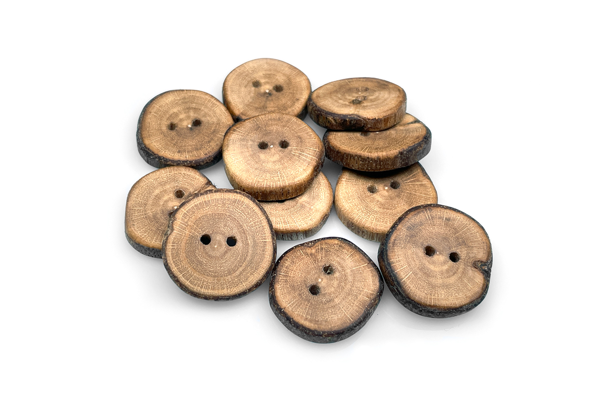 Holzknöpfe aus Ginster; Holzknöpfe; Holzarbeiten; Handgefertigte Knöpfe; besondere Knöpfe; originelle Knöpfe; Knöpfe aus Holz; Holzknopf; Holzhandwerk; Holzknopf & mehr